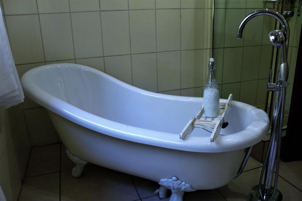 Moonriver Guesthouse Апінгтон Екстер'єр фото